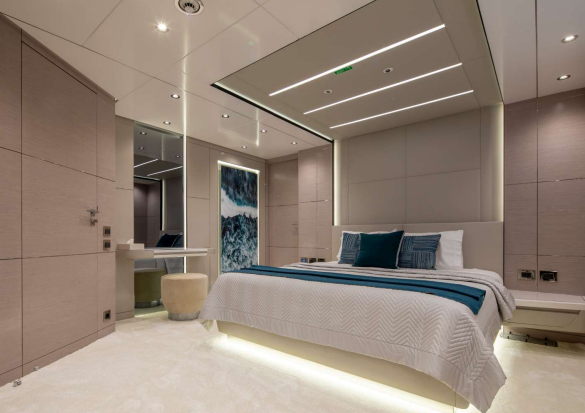 M/Y TWINS 7